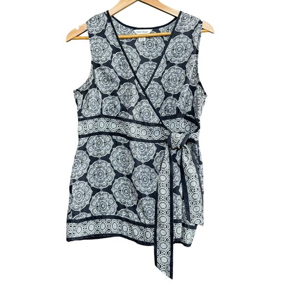 WHITE HOUSE BLACK MARKET Silk Wrap Top M Black White Paisley Mandala Tie Front - Picture 1 of 8